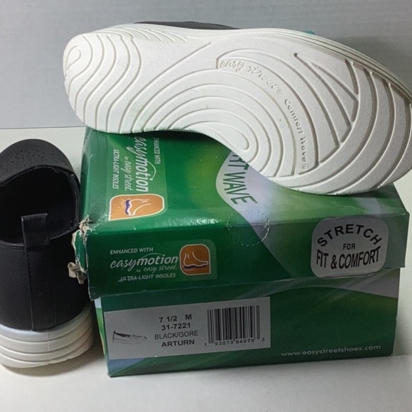 Easy Street Women's Arturn Fashion Sneaker - Picture 9 of 9